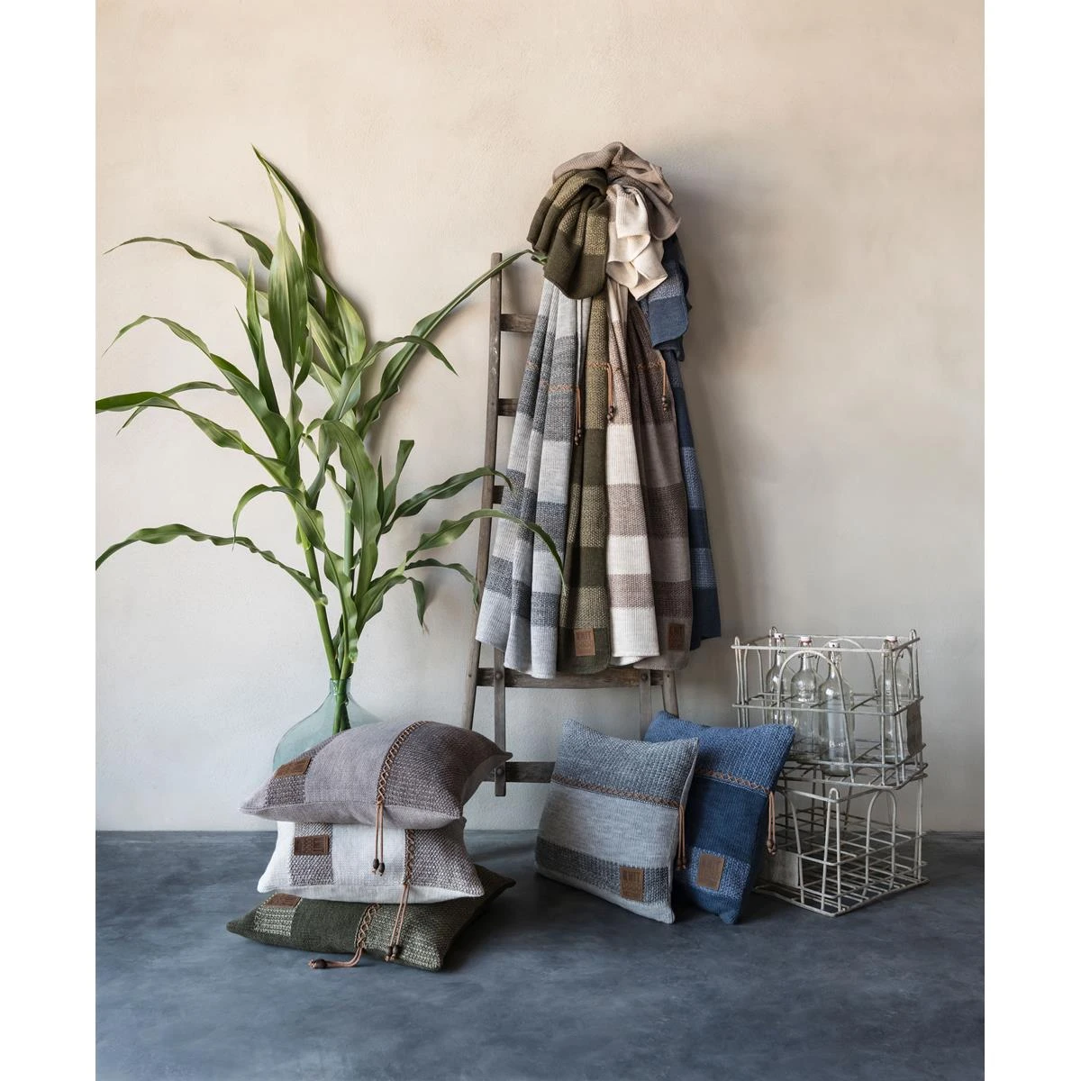 Knit Factory Roxx Gebreid Plaid - Woondeken - Groen|Olive - 160x130 Cm 6 Knit Factory Roxx Gebreid Plaid - Woondeken - Groen|Olive - 160x130 Cm - Afbeelding 4