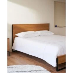 Kave Home - Bed Taiana Van Eikenfineer En Stalen Poten Met Zwart -Meubels Voor Thuis 10717756