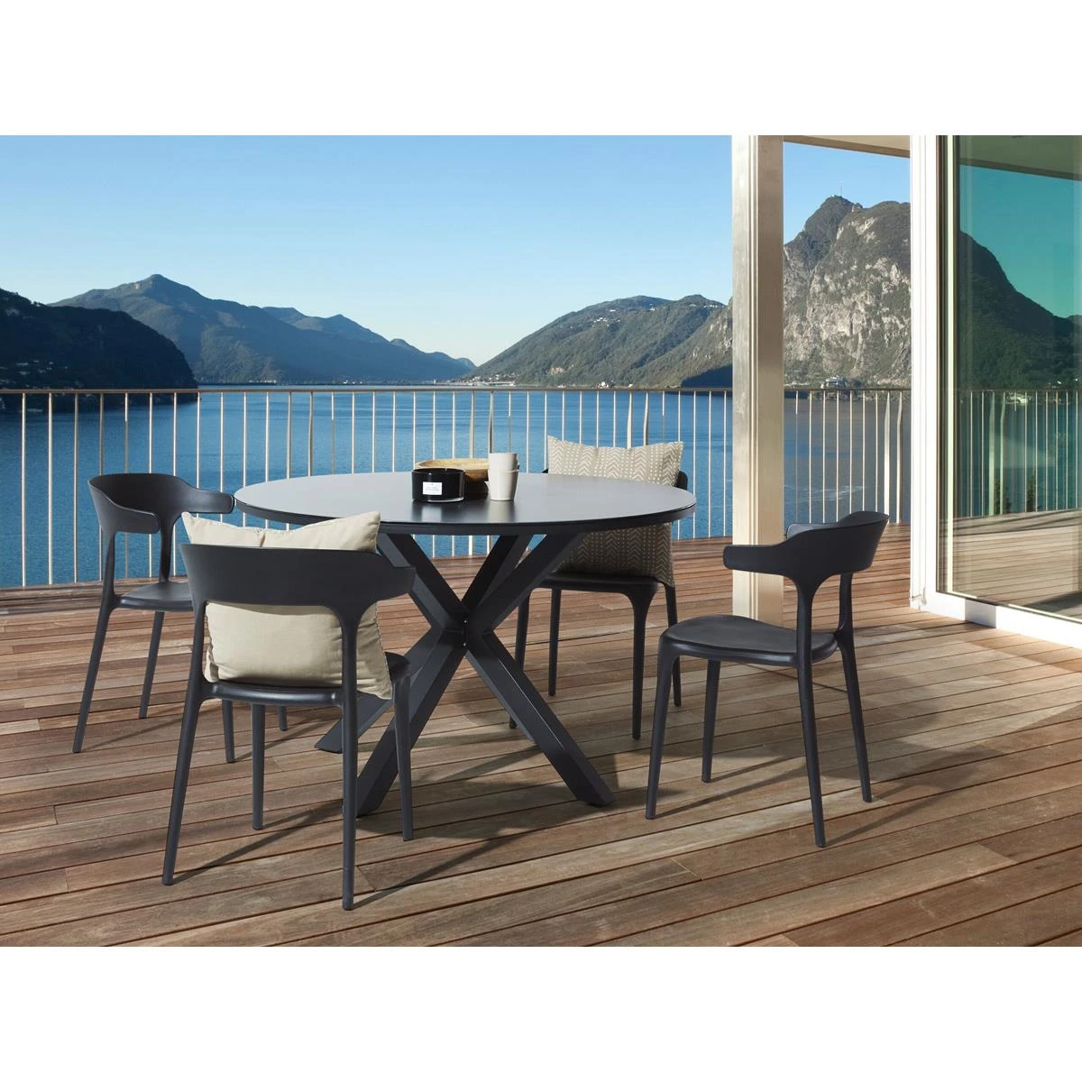 Beliani - GUBBIO - Eetkamerstoel Set - Zwart - Polypropyleen 4 Beliani - GUBBIO - Eetkamerstoel Set - Zwart - Polypropyleen - Afbeelding 2