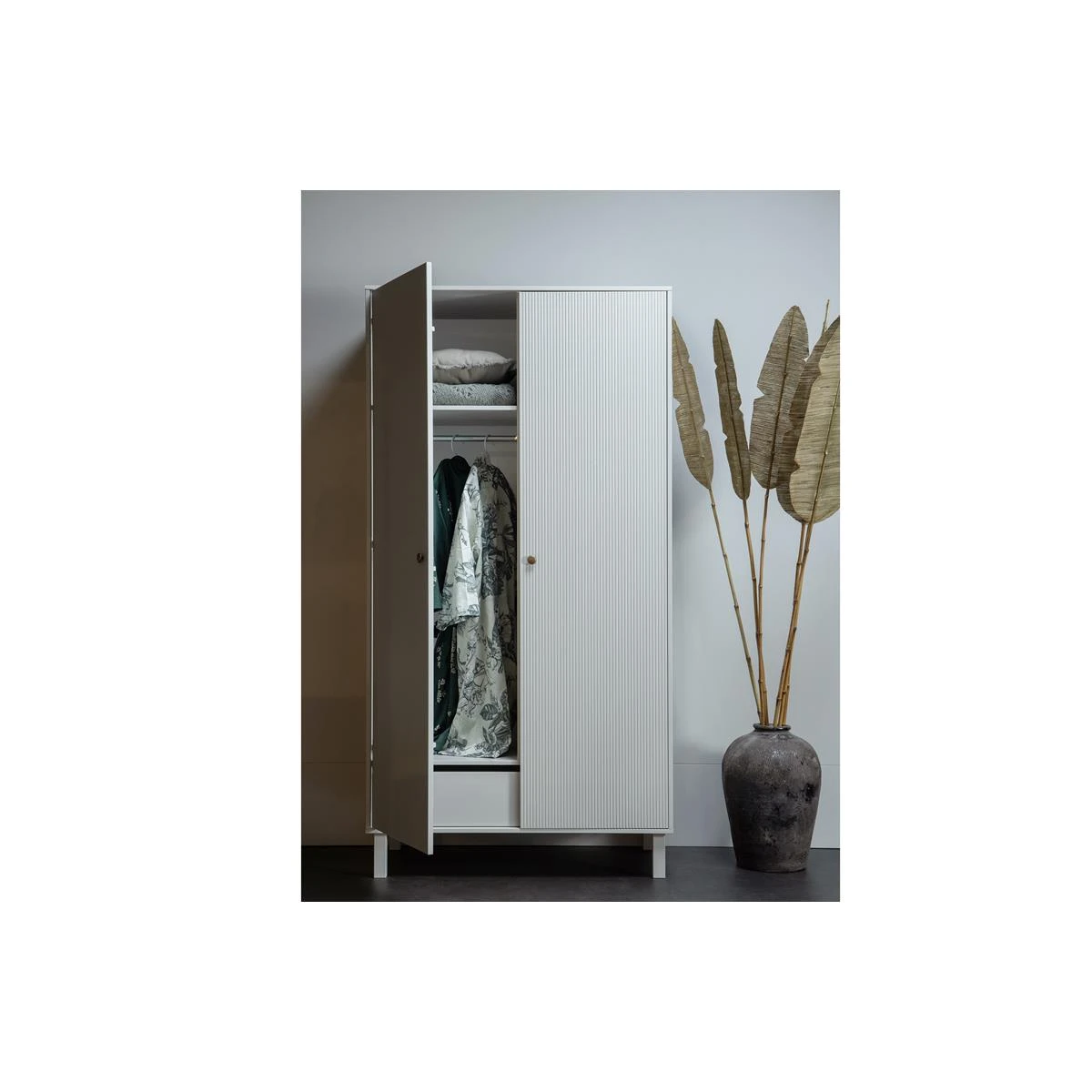 WOOOD Madu Garderobekast - Grenen - Wolkengrijs - 195x100x53 6 WOOOD Madu Garderobekast - Grenen - Wolkengrijs - 195x100x53 - Afbeelding 4