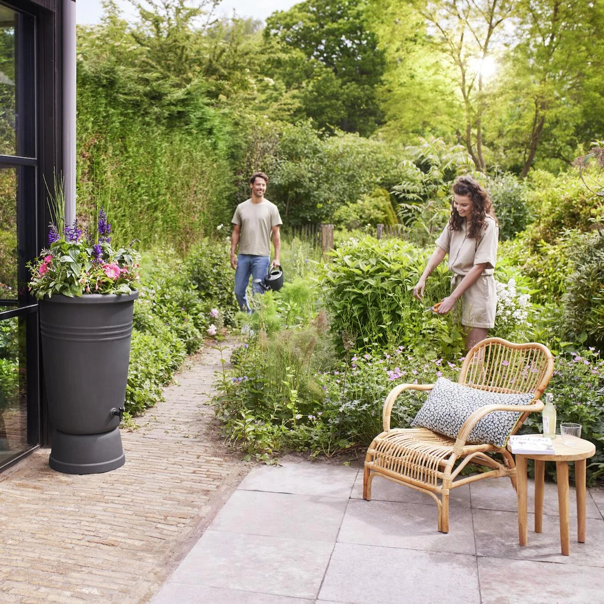 Elho Green Basics Plus Regenton 110 L - Zwart 6 Elho Green Basics Plus Regenton 110 L - Zwart - Afbeelding 4