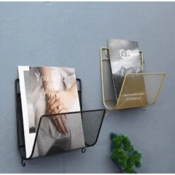 QUVIO Tijdschriften Organizer Wandmontage Zwart -Meubels Voor Thuis 11135438