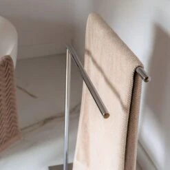 Sealskin Tube Vrijstaand 2-armig Handdoekrek - Chroom 19 Sealskin Tube Vrijstaand 2-armig Handdoekrek - Chroom -Meubels Voor Thuis 9463249