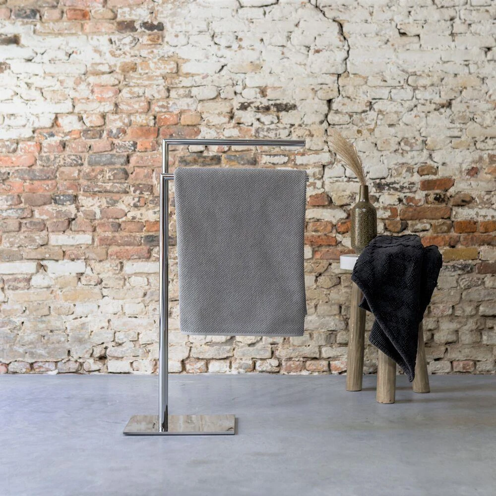 Sealskin Tube Vrijstaand 2-armig Handdoekrek - Chroom 11 Sealskin Tube Vrijstaand 2-armig Handdoekrek - Chroom - Afbeelding 9