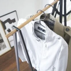 Yamazaki Kledingrek 2.0 Met Plank 17 Yamazaki Kledingrek 2.0 Met Plank -Meubels Voor Thuis 9463570