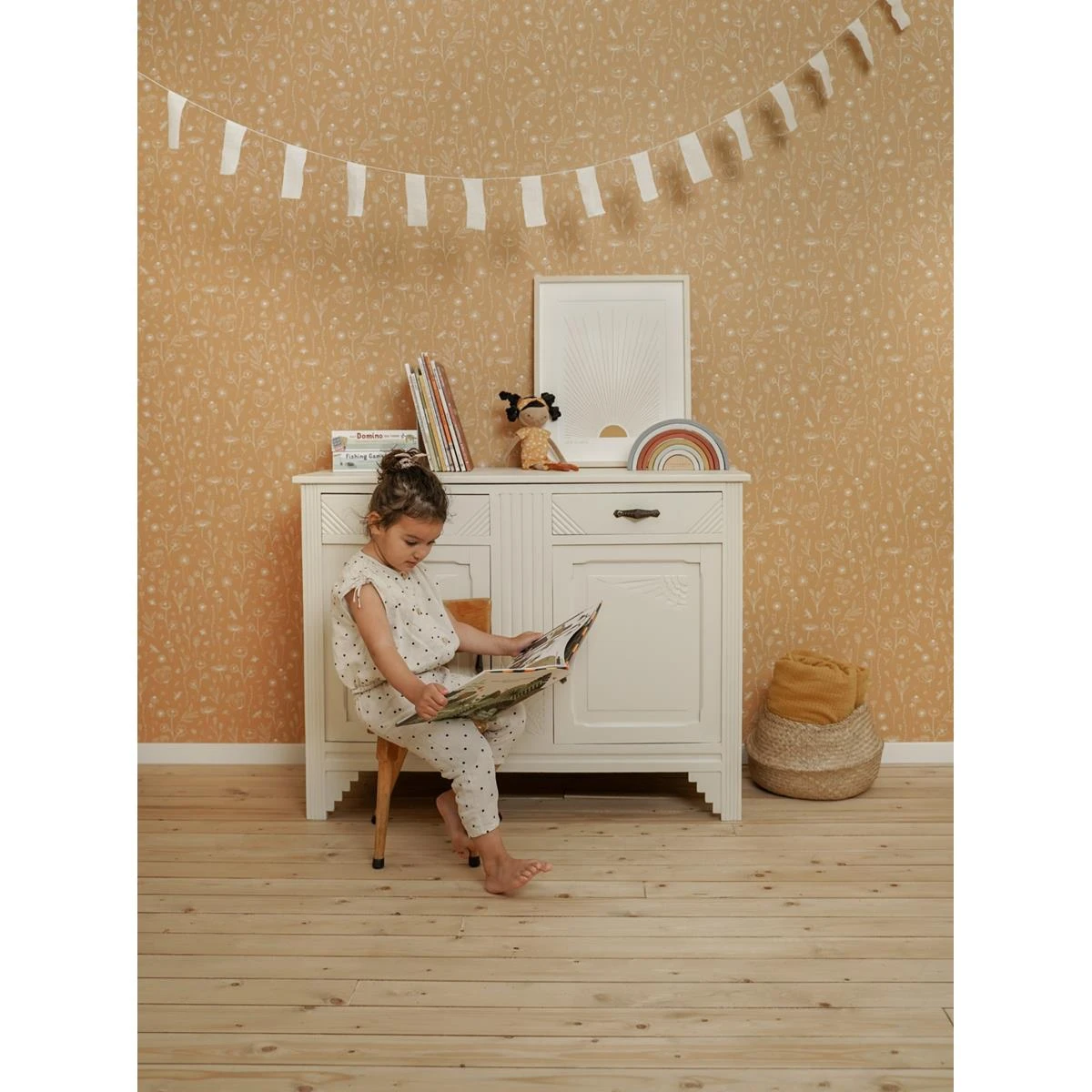 Little Dutch Vliesbehang | Wild Flowers Ochre - Oranje - 10mx53cm 4 Little Dutch Vliesbehang | Wild Flowers Ochre - Oranje - 10mx53cm - Afbeelding 2