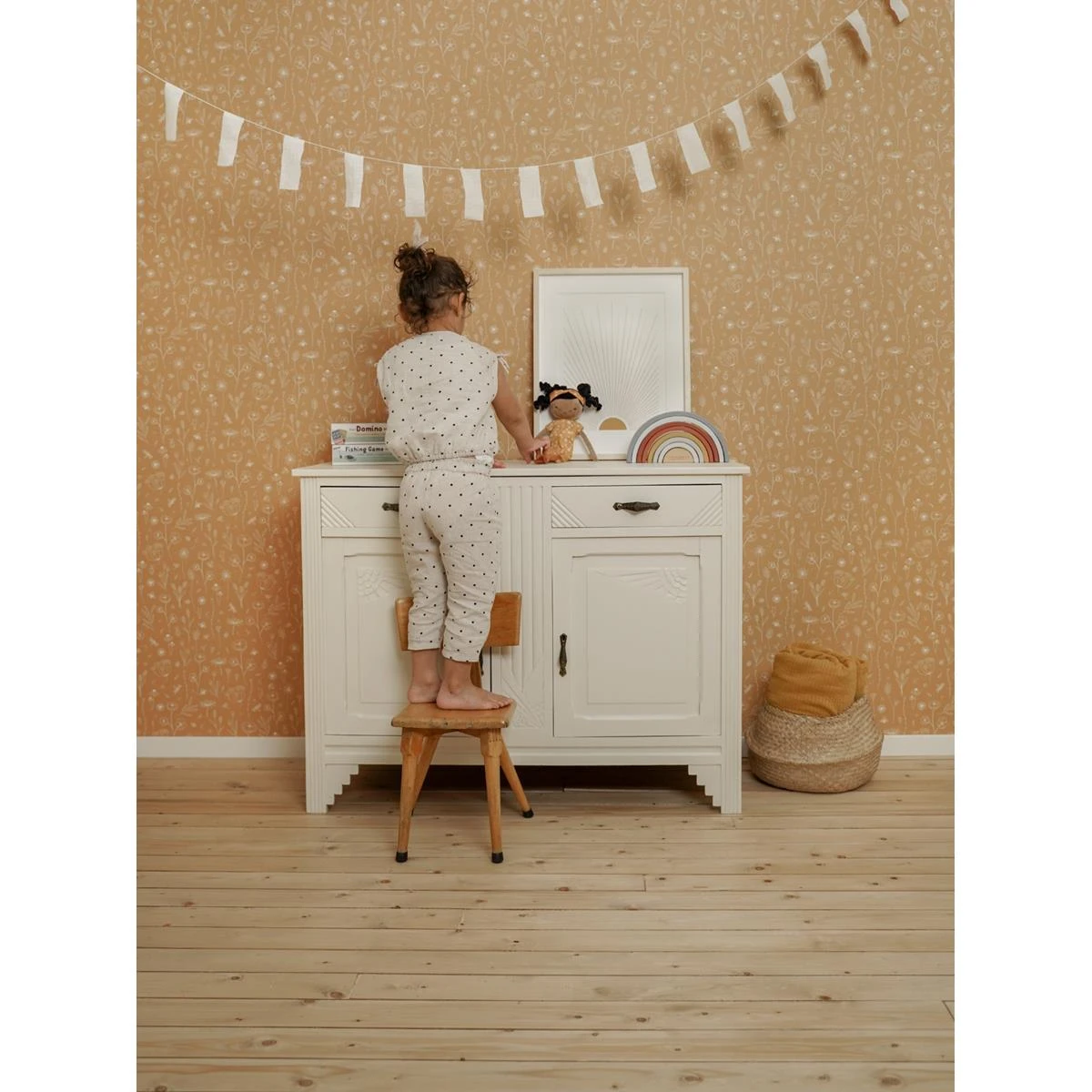 Little Dutch Vliesbehang | Wild Flowers Ochre - Oranje - 10mx53cm 6 Little Dutch Vliesbehang | Wild Flowers Ochre - Oranje - 10mx53cm - Afbeelding 4