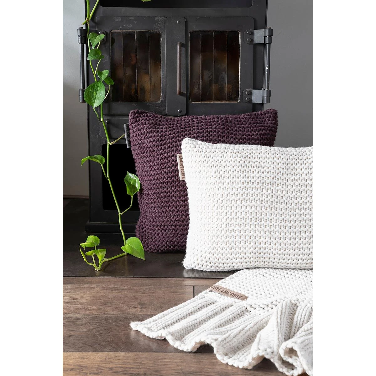 Knit Factory Vinz Gebreid Plaid XL - Woondeken - Beige - 195x225 Cm 4 Knit Factory Vinz Gebreid Plaid XL - Woondeken - Beige - 195x225 Cm - Afbeelding 2